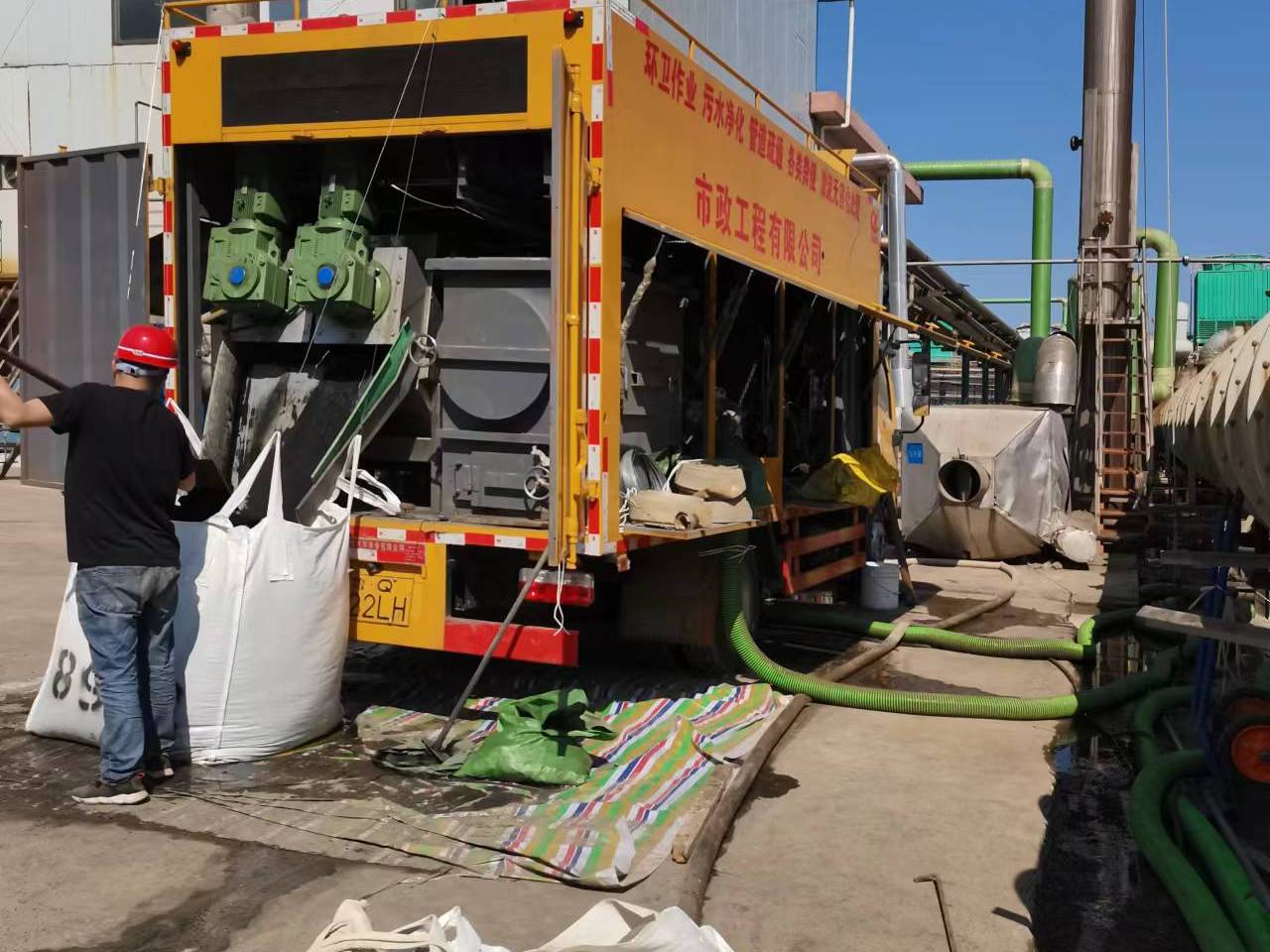 略阳淤泥压干处理